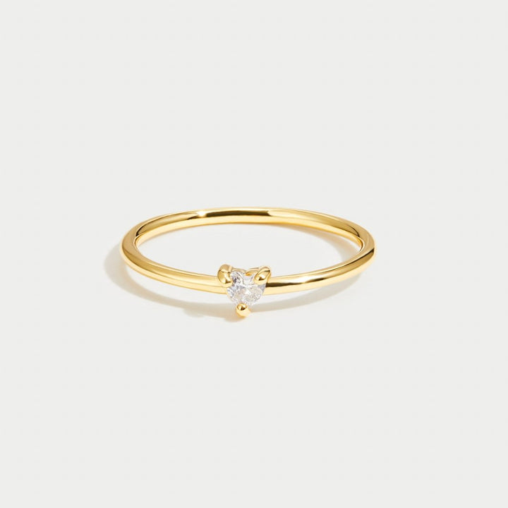 Verfijnde kristallen ring met hartje in zilver