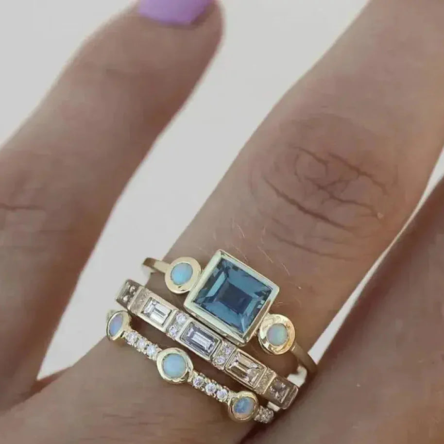 Elegante ring met blauwe kristallen