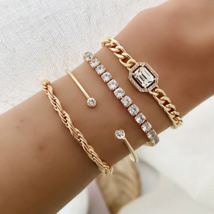Elegante witgouden armbandset met verfijnde details