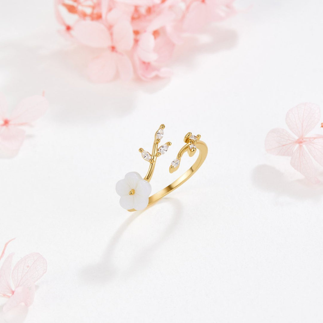 Zachte witte zirkonia bloemenring