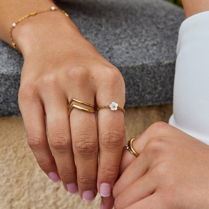 Witte Bloemblaadje Ring